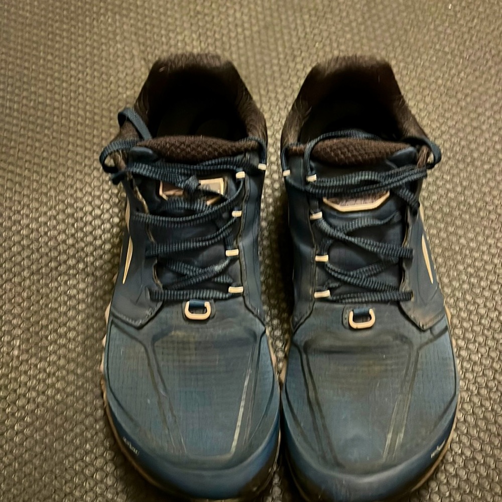 Altra Superior 4 great shoes zero rise very good condition plenty of tread